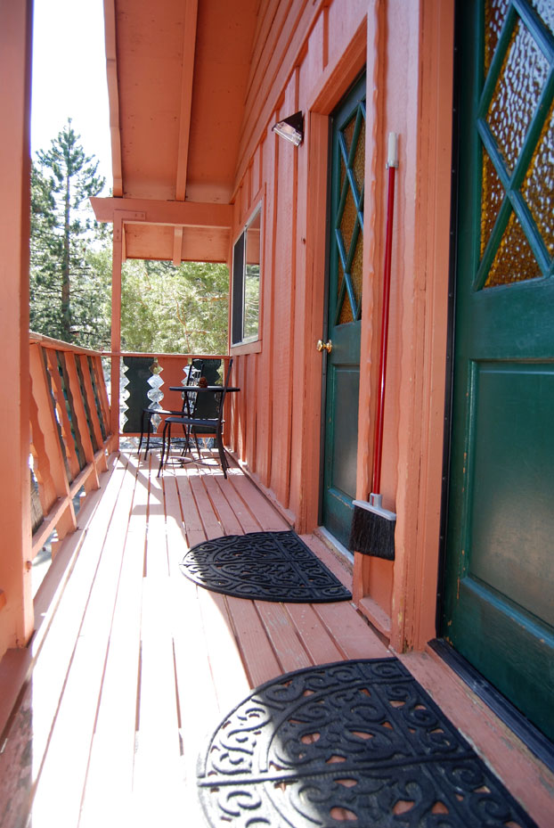 Cabin 5 entrance